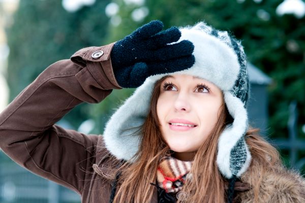 Mütze und Handschuhe im Winter