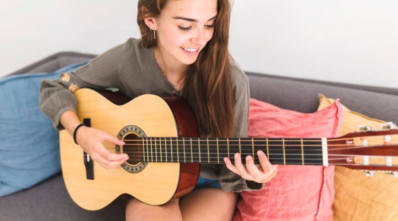 Vier Wege, um ein Musikinstrument zu lernen