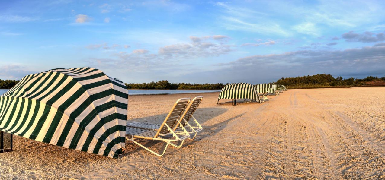 Windschutz ist wichtig bei einem Strandbesuch