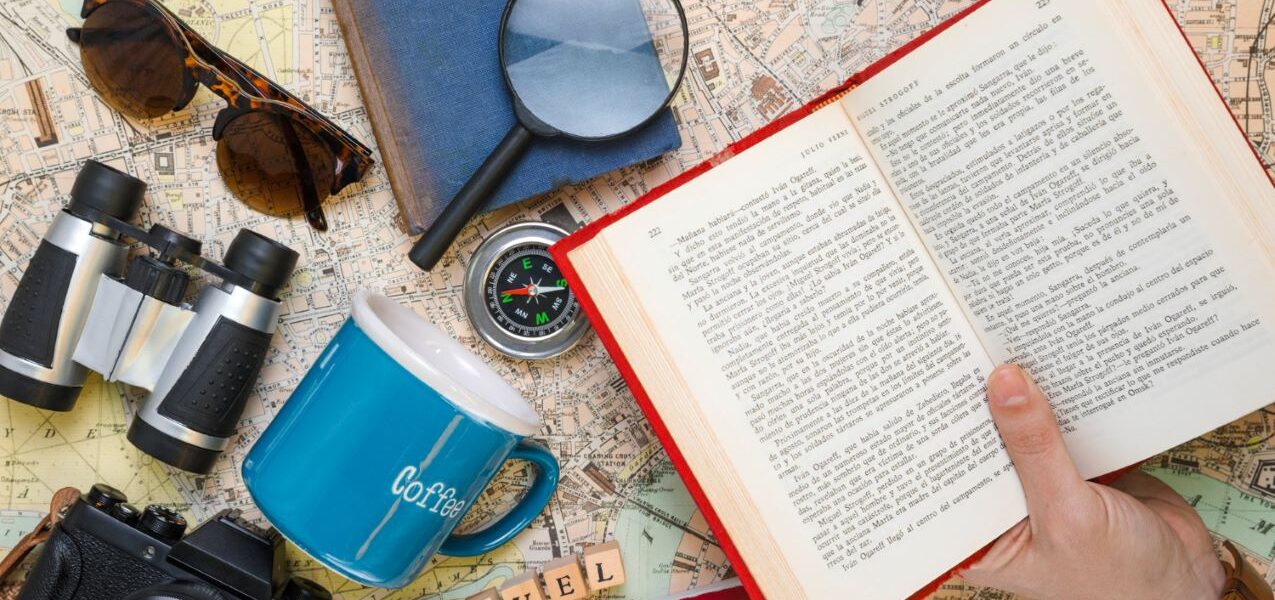 Urlaubslektüre – diese Arten von Bücher sollten beim Verreisen auf keinen Fall fehlen