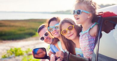 Familienurlaub mit Kindern: Praktische Tricks für Auto, Flugzeug und mehr