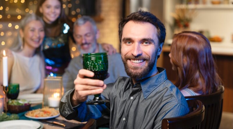 Single auf Familienfeiern? - So geht man am besten damit um