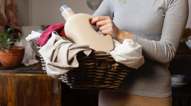 Nachhaltig waschen: Kaltprogramme, Enzyme & Mikroplastik-Filter – so schont man Stoffe und Umwelt