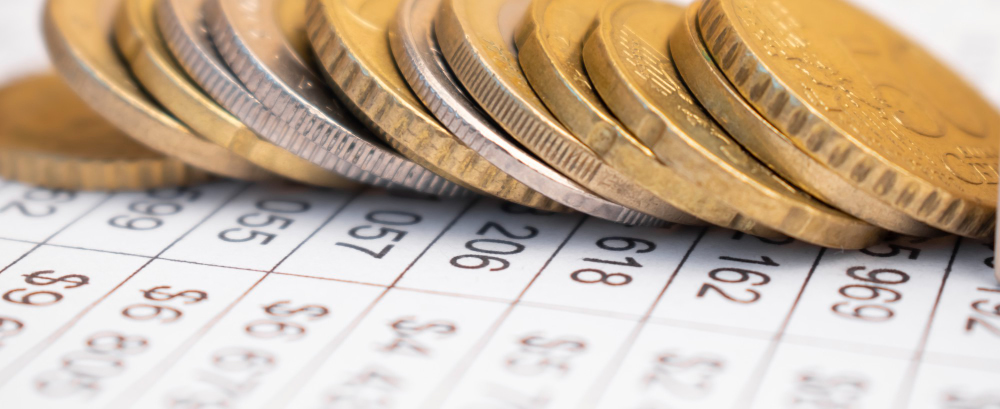 Sparplan (regelmäßige Beiträge) – Vorteile, Risiken und typische Szenarien