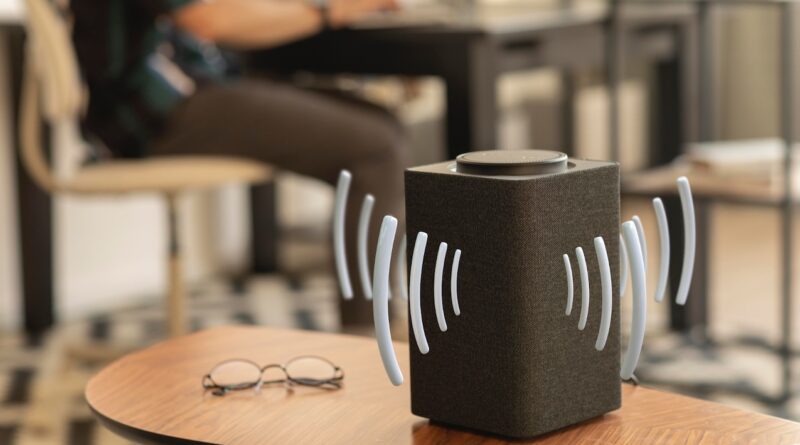 Sprachassistenten privat: Mikro-Schutz & Routinen