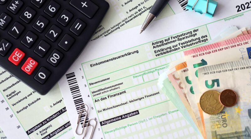 Steuern einfach erklärt: Einkommensteuer, Freibeträge, Pauschalen
