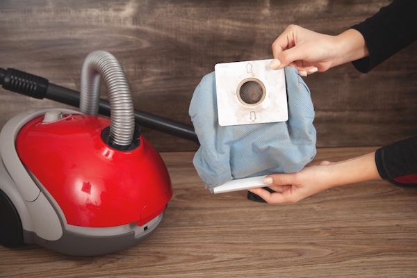 Beutel wechseln beim Staubsauger