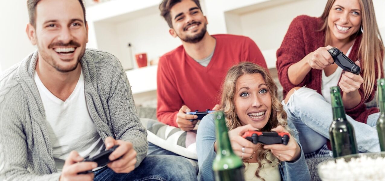 Gemeinschaftlicher Spieleabend: Board- & Videospiele für Erwachsene