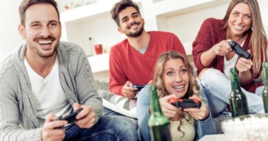 Gemeinschaftlicher Spieleabend: Board- & Videospiele für Erwachsene