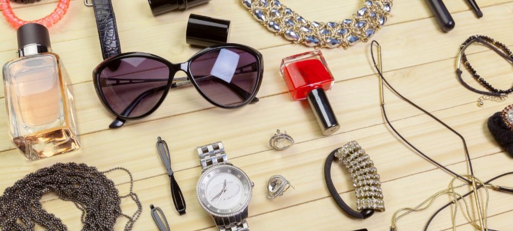 Überladene Accessoires: Wenn Details den Stil überdecken