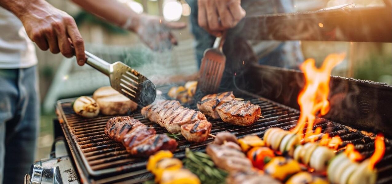 Grillsaison vorbereiten: Reinigung, Zubehör, erste Rezepte